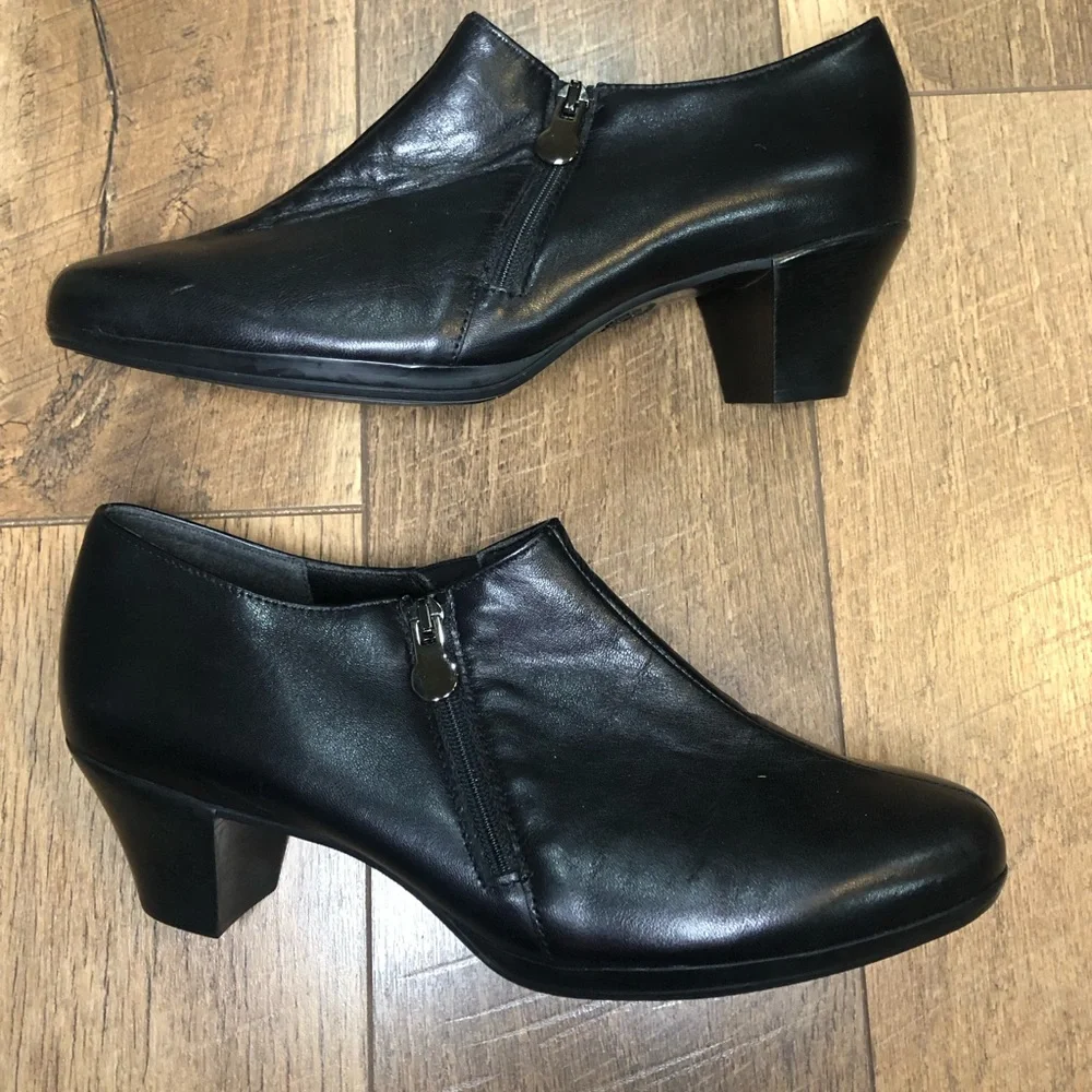 Munro Black Leather Loafer Pump Size 10.5 WW